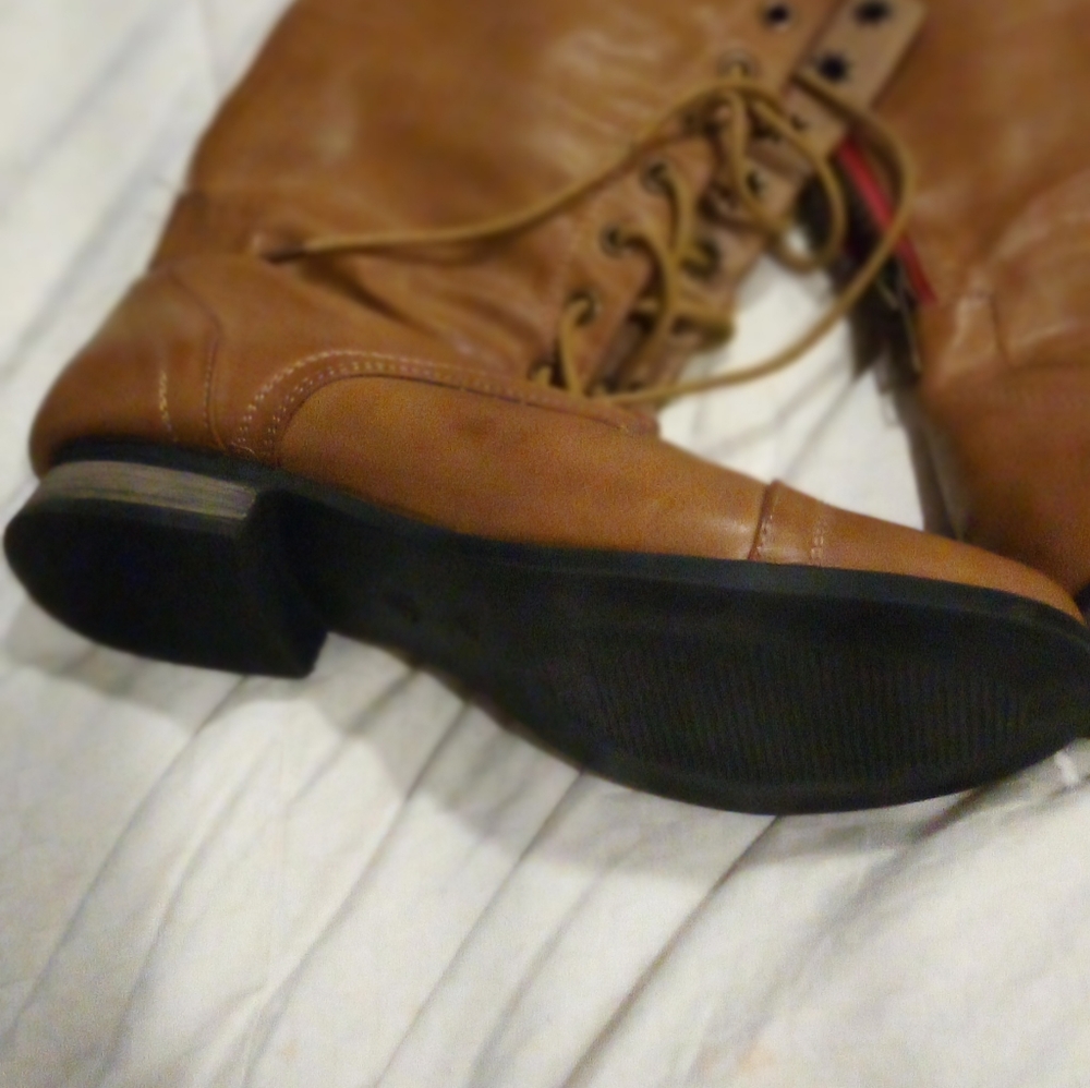 Womens shoe boots. Rue 21
